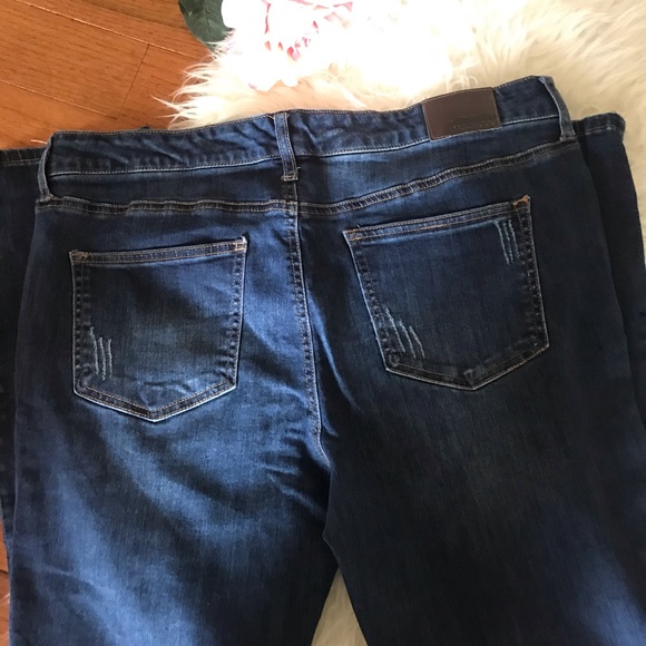 Maurices Distressed skinny jeans size 16 - Picture 3 of 4